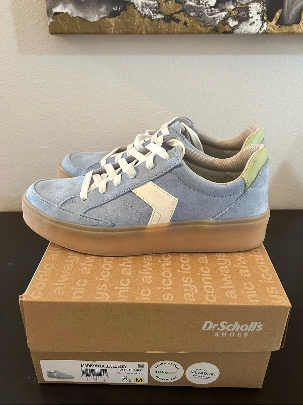 Dr Scholls 🌀NWT! Women’s Light Blue faux suede Lace-Up Sneaker